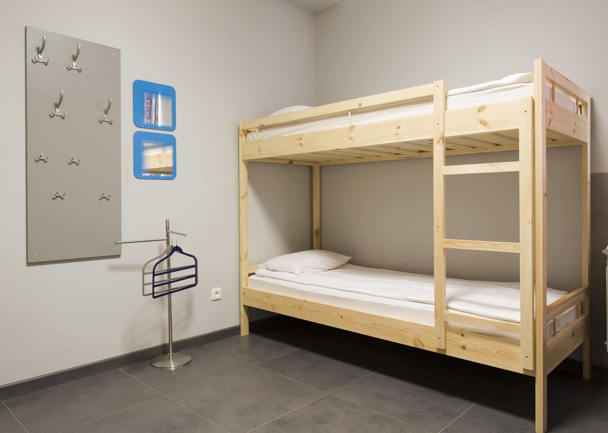 Hostel Siennicka Warsaw Ngoại thất bức ảnh