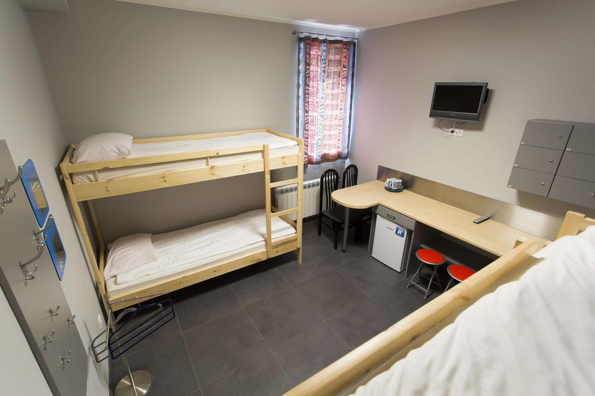 Hostel Siennicka Warsaw Ngoại thất bức ảnh